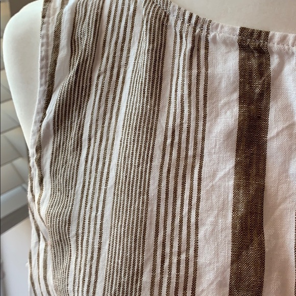 Linen Top - Picture 2 of 2